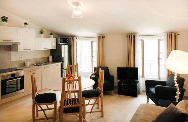 Holiday in Arles: Apartment of the Antique Theatre 1