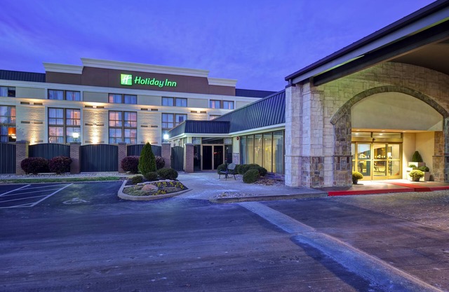 Holiday Inn Cincinnati-Riverfront by IHG