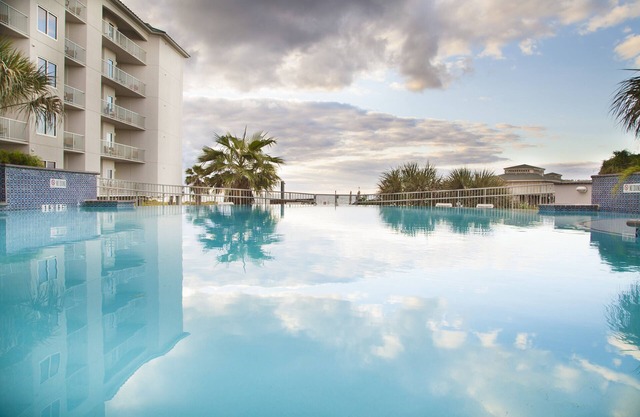 Holiday Inn Club Vacations Galveston Beach Resort by IHG