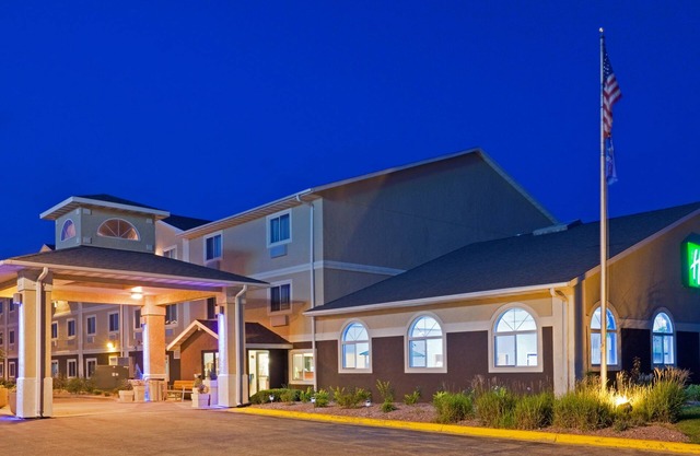 Holiday Inn Express Deforest by IHG