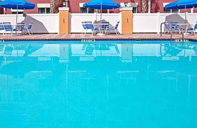 Holiday Inn Express Hotel & Suites Brooksville by IHG