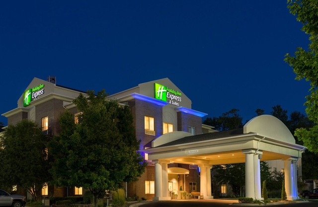 Holiday Inn Express Hotel & Suites Independence-Kansas City by IHG