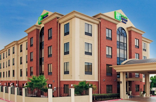 Holiday Inn Express Hotel & Suites La Porte, an IHG Hotel