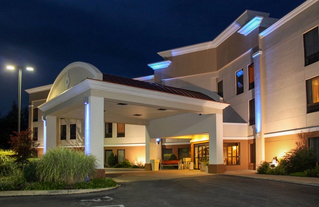Holiday Inn Express Lewisburg/New Columbia by IHG