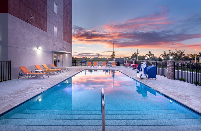 Holiday Inn Express & Suites Punta Gorda by IHG