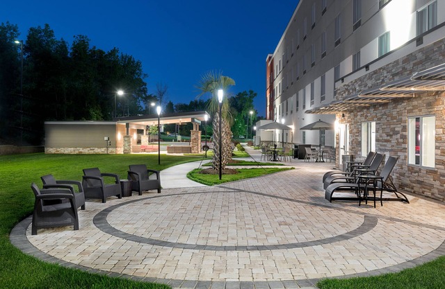Holiday Inn Express & Suites Charlotte Airport by IHG