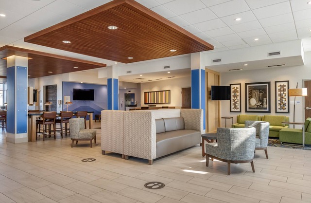 Holiday Inn Express & Suites Carlisle Southwest – I-81 by IHG