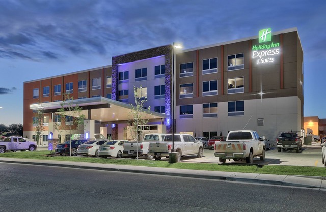 Holiday Inn Express & Suites Roswell by IHG