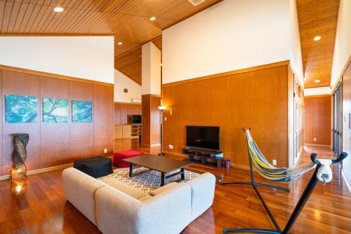 HOLIDAY INN GARAKUTA