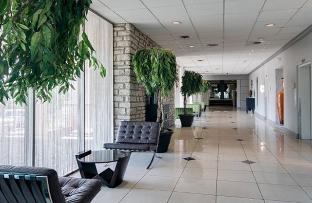 Holiday Inn Manhattan at the Campus by IHG