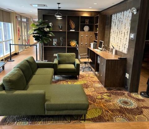 Holiday Inn - Mississauga Toronto West by IHG