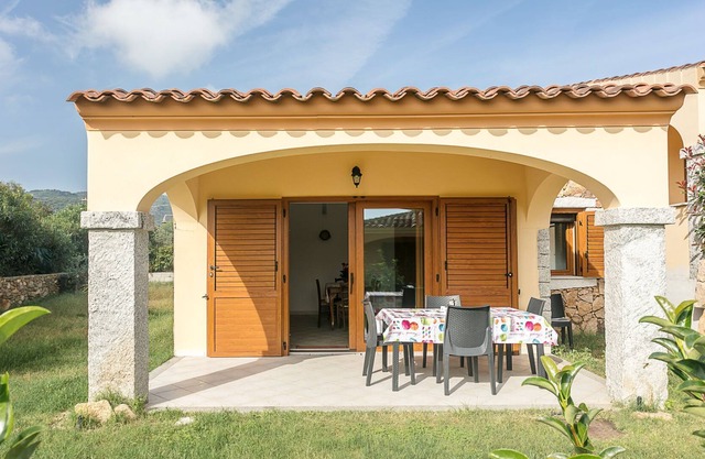 Holiday Villa "Villetta Caposchiera" with Garden and Barbecue