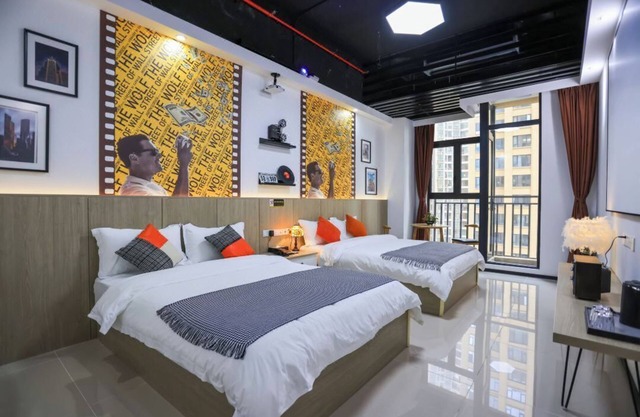 Hollywood Hotel Gongbei Port branch