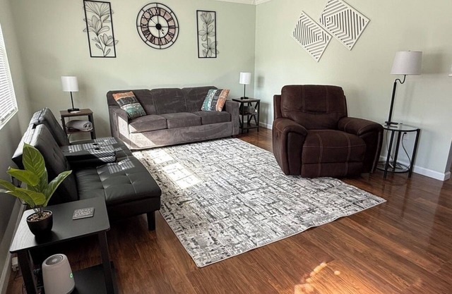 "Home Away from Home" nPeaceful & Relaxing Private Escape: 3-bedroom/2-bath