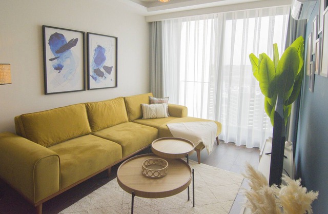 Home Away From Home: Cozy & Bright 1 BR Apt
