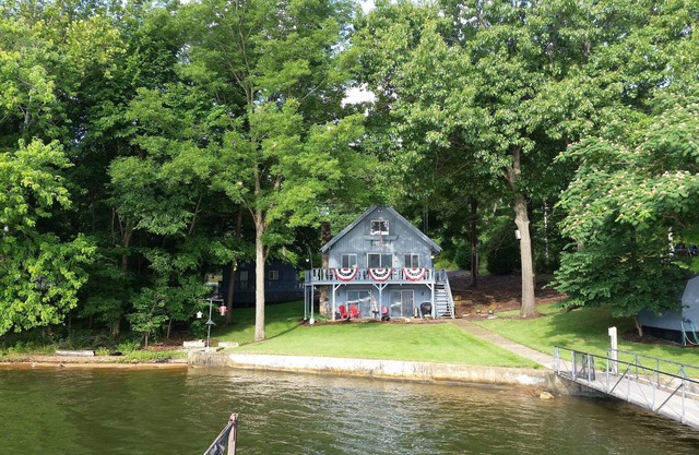 Home, boats, meals, jet skies, skiing, more!