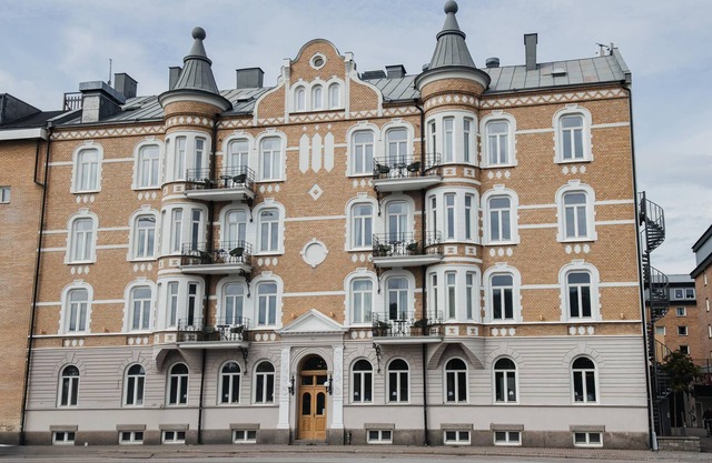 Home Hotel Plaza