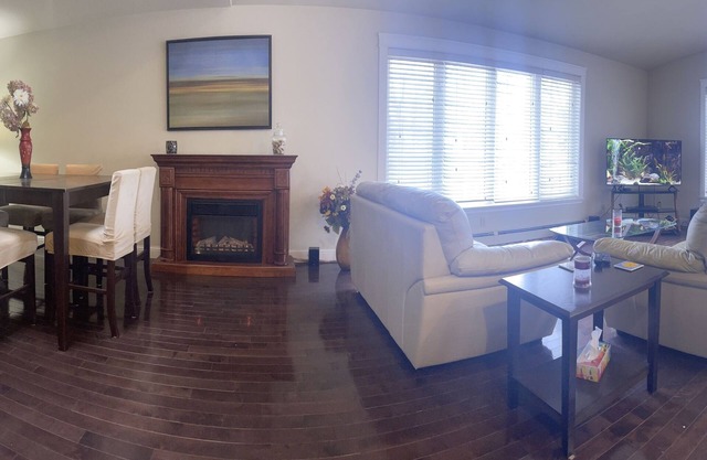 Home on Edinburgh with 4 Bedrooms and 3 full Bathrooms