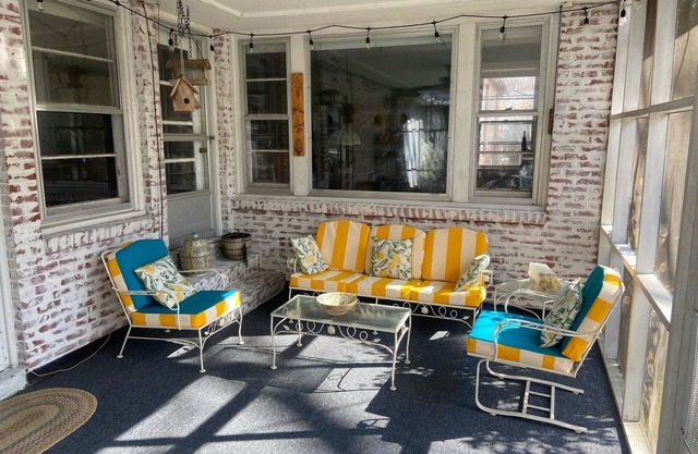 Home with Amazing Screened in Patio and Back Yard
