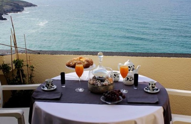 Homerez - 10 m away from the beach! Beautiful appartement for 6 ppl. at Malpica