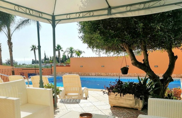 Homerez - 200 m away from the beach! Appartement for 6 ppl. with shared pool