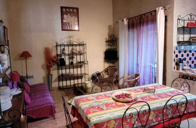 Homerez - Apartment with Pool in Arles - 85 m²