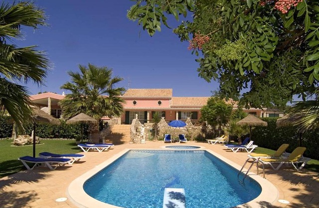 Homerez - Appartement 5 km away from the beach for 5 ppl. with shared pool