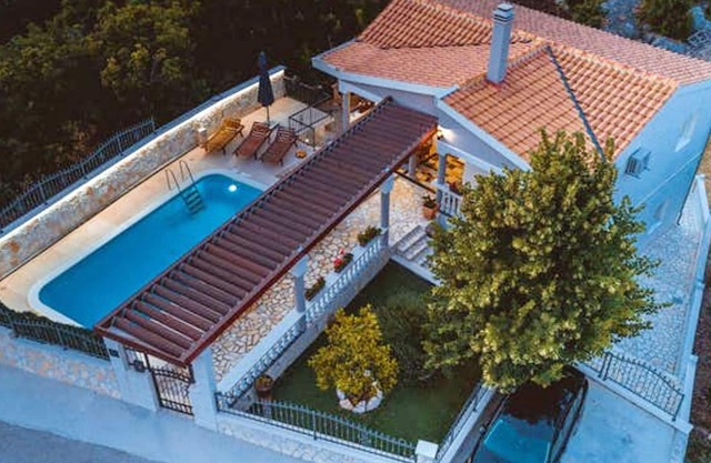 Homerez - Big villa 15 km away from the beach with swimming-pool and jacuzzi