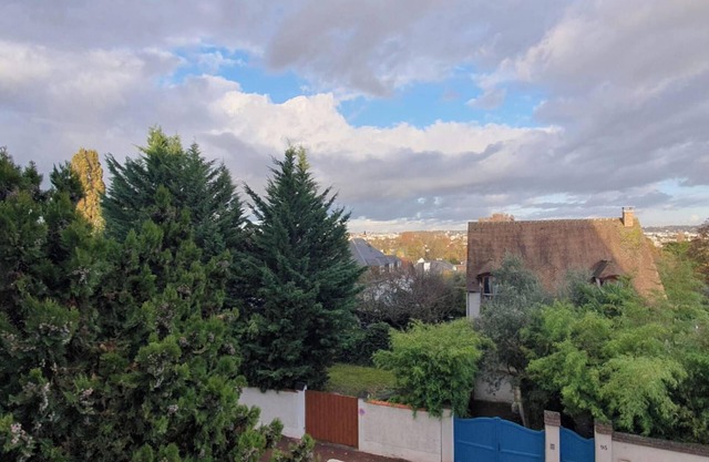Homerez - Cozy apartment in Créteil - 78 sqm with balcony
