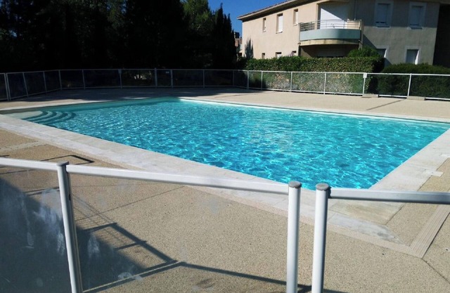 Homerez - Charming Apartment in Villeneuve-lès-Avignon