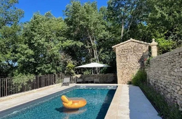 Homerez - Luxurious Villa in Ménerbes + Private Pool