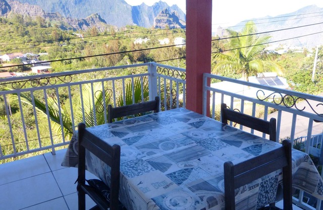 Homerez - Nice house for 7 ppl. with garden and terrace at Cilaos