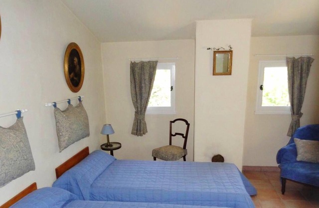 Homerez - Nice villa for 5 ppl. with shared pool at Gignac