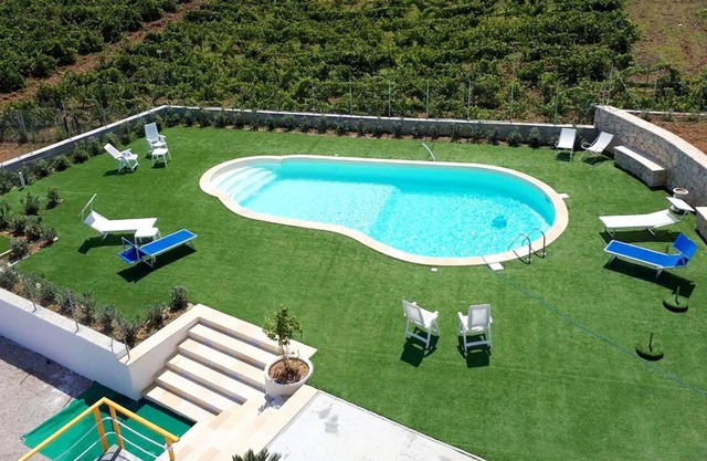 Homerez - Villa 4 km away from the beach for 14 ppl. with shared pool at Alcamo