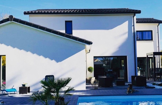 Homerez - Villa for 11 ppl. with swimming-pool, jacuzzi and garden at Longages