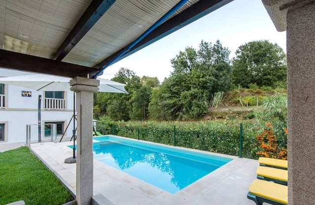 Homerez - Villa for 6 ppl. with swimming-pool, sea view and garden at Cividade