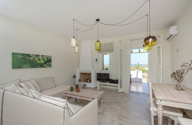 Homerez - Villa in Naxos, sea and mountain view