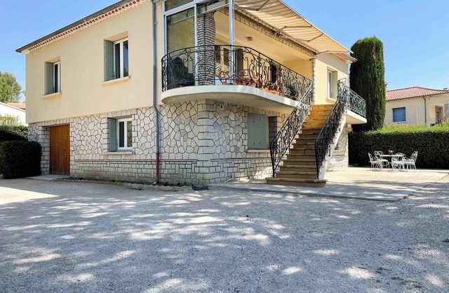 Homerez - Villa in Sablet + Private Pool