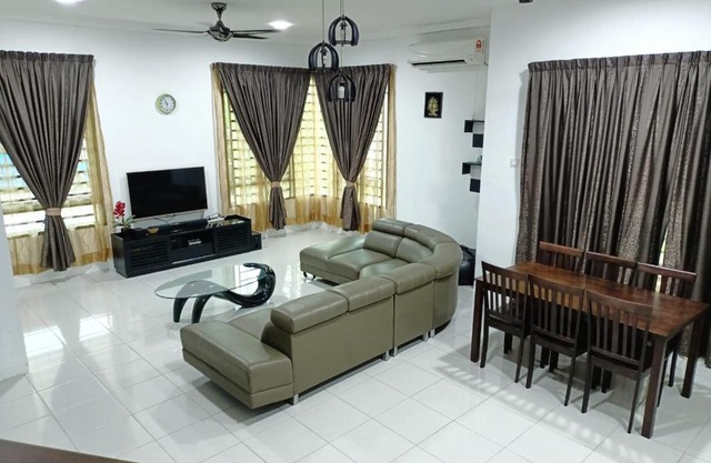 Homestay Kemaman Fyna05 Mewah Harga Murah 5Km Dari Bandar