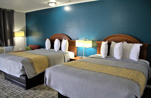 Hometowne Inn & Suites