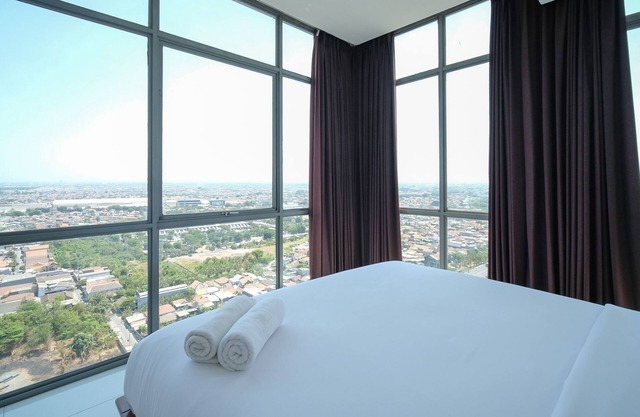 Homey 1Br With Extra Room Apartment At Aryaduta Residence Surabaya