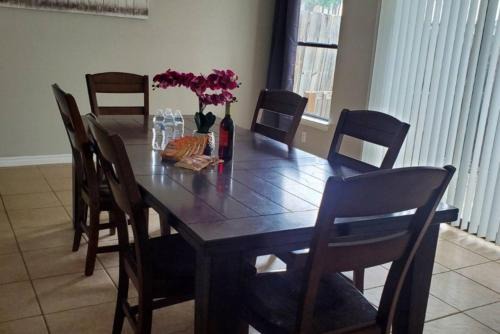 Homey 4br Home In Converse Near Airforce Base