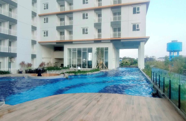 Homey Studio With Easy Pool Access Apartment At Suncity Residence