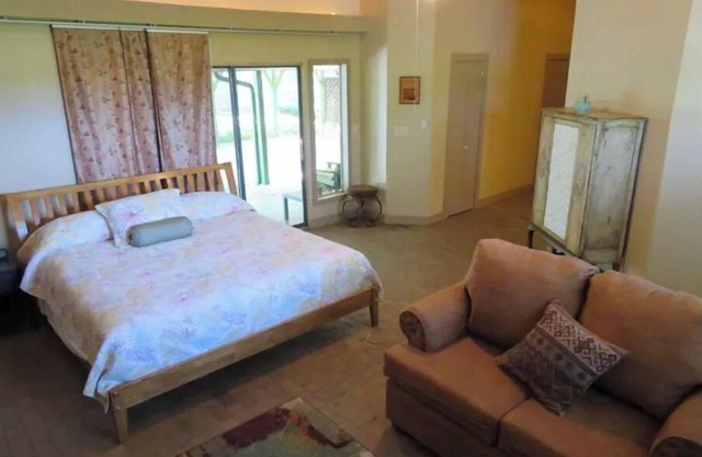Honey's Suite at The Sage Guesthouse formerly the 19th Hole