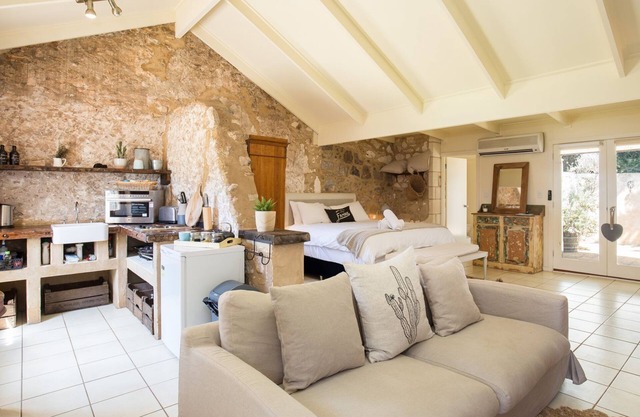 Honeyfield Heritage Cottage