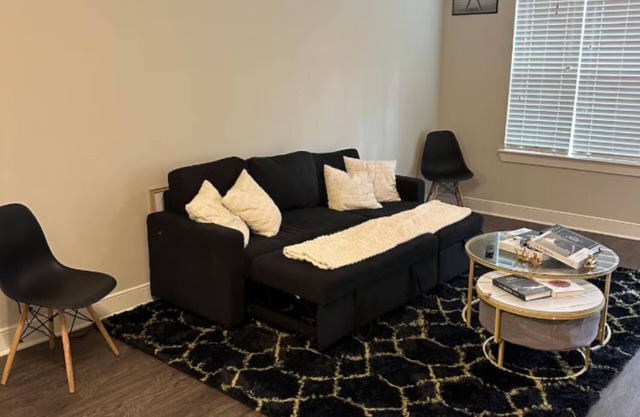 HoneyHaven Suite