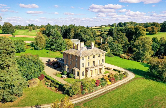 Hopton Court Apartment - sleeps 6 guests in 3 bedrooms