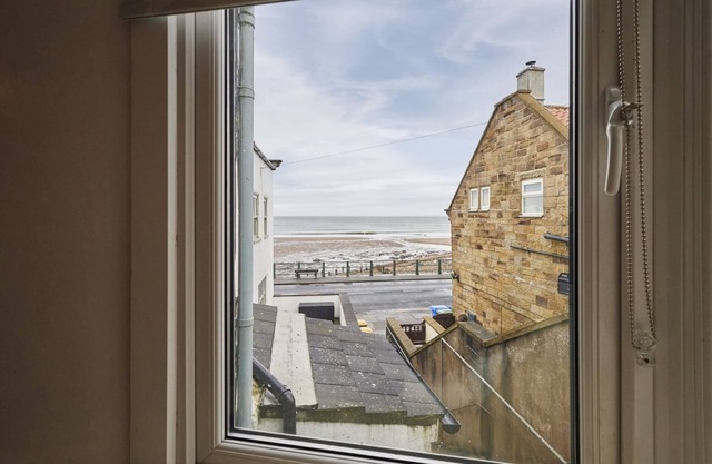 Host & Stay | Beachside Cottage