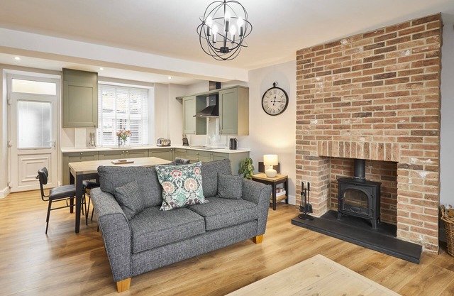 Host & Stay | Cedar Cottage