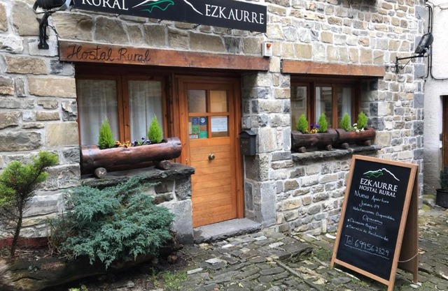 Hostal Ezkaurre